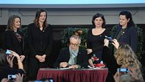 Za genderovou rovnoprávnost. Ředitel Berlinale Dieter Kosslick podepisuje... | na serveru Lidovky.cz | aktuální zprávy