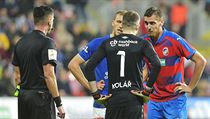 Hráči Tomáš Souček a Ondřej Kolář ze Slavie a Tomáš Chorý z Plzně čekají, zda... | na serveru Lidovky.cz | aktuální zprávy