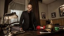 Hynek Čermák jako rázný ředitel divadla Blanchard Petr Kaluža. | na serveru Lidovky.cz | aktuální zprávy