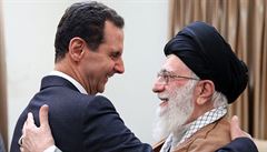 Asad s íránským duchovním vdcem Alím Chameneím.
