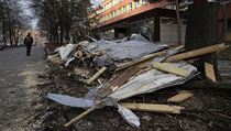 Vítr strhl střechu gymnázia Nad Alejí na pražských Petřinách. | na serveru Lidovky.cz | aktuální zprávy