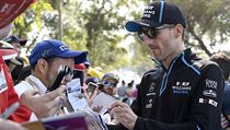 Robert Kubica se podepisuje fanouškům. | na serveru Lidovky.cz | aktuální zprávy