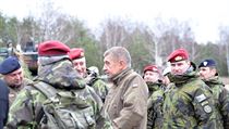 Premiér Andrej Babiš hovoří s českými vojáky ve Varšavě při oslavách 20. výročí... | na serveru Lidovky.cz | aktuální zprávy