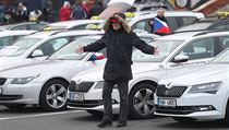 Taxikáři protestující na pražském Strahově. | na serveru Lidovky.cz | aktuální zprávy