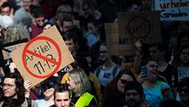 Lidé protestovali proti reformě autorských práv na internetu. | na serveru Lidovky.cz | aktuální zprávy
