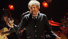 Bob Dylan bhem vystoupení v Los Angeles v roce 2012.