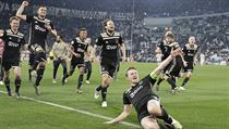 Šťastní hráči Ajaxu Amsterodam. | na serveru Lidovky.cz | aktuální zprávy