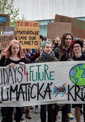 Svět čeká klimatický apartheid, tvrdí odborník bádající pro OSN Páteční záškoláctví pro budoucnost aneb studenti opět vyšli, tentokrát v... | na serveru Lidovky.cz | aktuální zprávy