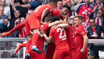 Fotbalisté Bayernu Mnichov se radují ze zisku mistrovského titulu, který... | na serveru Lidovky.cz | aktuální zprávy