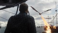 Euron Greyjoy (Pilou Asbaek) pozoruje smrtonosného draka. Hra o trny - 8....