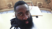 Americký basketbalista James Harden v reklamě na Adidas, který se stal terčem... | na serveru Lidovky.cz | aktuální zprávy