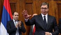 Srbský prezident Aleksandar Vucic pichází do srbského parlamentu v Blehrad,...