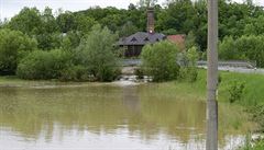 Rozvodněná řeka Bečva za Teplicemi nad Bečvou na Přerovsku. Rozvodněná řeka Bečva za Teplicemi nad Bečvou na Přerovsku.