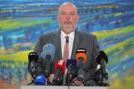 Ministr zemdlství Miroslav Toman. 