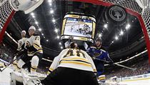 Útočník levého křídla Alexander Steen (vpravo) z týmu St. Louis Blues sleduje,... | na serveru Lidovky.cz | aktuální zprávy