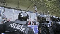Protiteroristické cvičení v plzeňské Doosan Aréně. | na serveru Lidovky.cz | aktuální zprávy
