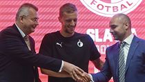Tomáš Souček si plácl s Jaroslavem Tvrdíkem i Janem Nezmarem. | na serveru Lidovky.cz | aktuální zprávy