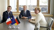 Francouzský prezident Emmanuel Macron, šéf Evropské rady Donald Tusk a německá... | na serveru Lidovky.cz | aktuální zprávy