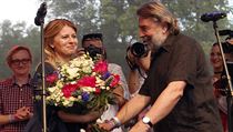 ‚Rozumím náměstím v Praze stejně jako těm v Bratislavě.‘ Čaputová podpořila demonstranty Zuzana Čaputová na koncertu Zuzana není sama doma na pražské Kampě. | na serveru Lidovky.cz | aktuální zprávy