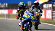 Jakub Kornfeil se raduje ze třetího místa v moto3 na VC Nizozemska v Assenu. | na serveru Lidovky.cz | aktuální zprávy