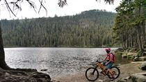 Na Černé jezero se tedy můžete vydat přímo ze zázemí bikeparku po cyklostezce... | na serveru Lidovky.cz | aktuální zprávy