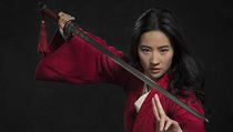 Neohrožená Mulan (Yifei Liuová). Snímek Mulan (2020). Režie: Niky Caroová. | na serveru Lidovky.cz | aktuální zprávy