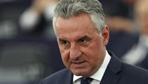 Zahradil je kvůli čínským vazbám pod palbou kritiky. Nedělá nám dobré jméno, reagují kolegové Řeč českého europoslance Jana Zahradila. | na serveru Lidovky.cz | aktuální zprávy