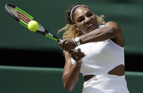 Wimbledon - semifinále Strýcová vs. Williamsová: Američanka při backhandu. | na serveru Lidovky.cz | aktuální zprávy