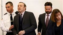 Americk herec Kevin Spacey u soudu kvli obvinn ze sexulnho obtovn.