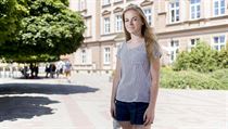Veronika Elznicová, studentka osmiletého Dvořákova gymnázia a Střední odborné... Veronika Elznicová, studentka osmiletého Dvořákova gymnázia a Střední odborné...