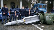 Italská policie stojí u zabavené rakety | na serveru Lidovky.cz | aktuální zprávy