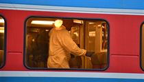 Kriminalisté zajišťují stopy po údajné střelba na vlak v Praze. | na serveru Lidovky.cz | aktuální zprávy