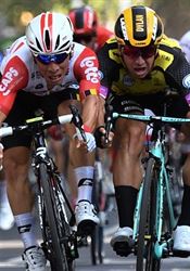 VIDEO: Jedenáctou etapu Tour vyhrál o centimetry Ewan. Ve žlutém zůstává Alaphilippe Jedenáctou etapu Tour ovládl Caleb Ewan | na serveru Lidovky.cz | aktuální zprávy