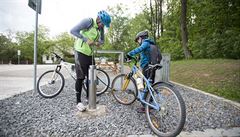 Nabádat k noení cyklistické pilby se vyplatí.