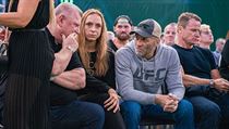 Oktagon na Štvanici přilákal spoustu diváků, mimo jiné i lobbistu Iva Rittiga... Oktagon na Štvanici přilákal spoustu diváků, mimo jiné i lobbistu Iva Rittiga...