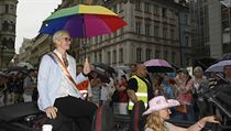 Poslankyně ANO Karla Šlechtová (vpravo) jako takzvaná maršálka jede v čele... Poslankyně ANO Karla Šlechtová (vpravo) jako takzvaná maršálka jede v čele...