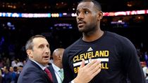David Blatt (vlevo) jako někdejší trenér LeBrona Jamese v Clevelandu. | na serveru Lidovky.cz | aktuální zprávy