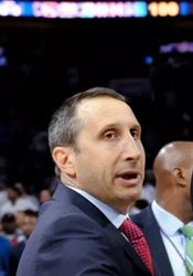 Populární basketbalový kouč má roztroušenou sklerózu. I přesto bude v 60 letech dál trénovat David Blatt (vlevo) jako někdejší trenér LeBrona Jamese v Clevelandu. | na serveru Lidovky.cz | aktuální zprávy