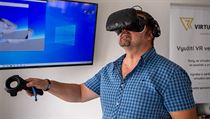 Spolumajitel ostravské firmy Virtual Real Life René Bujnoch předvádí možnosti... | na serveru Lidovky.cz | aktuální zprávy