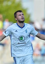 Komličenko zničil čtyřmi zásahy Budějovice. Plzeň rozdrtila Opavu, ztratila ale Krmenčíka s Kayambou Nikolaj Komličenko se raduje ze vstřelené branky. | na serveru Lidovky.cz | aktuální zprávy