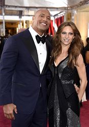 Profesionální wrestler Dwayne Johnson se oženil, vzal si zpěvačku Hashianovou Dwayne Johnson a jeho manželka Lauren Hashianová. | na serveru Lidovky.cz | aktuální zprávy