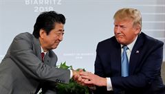 Donald Trump se setkal s premiérem Japonska Shinzo Abem na bilaterálním jednání.