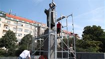 Sochu maršála Koněv v Praze 6 bude nově obklopovat lešení a plachta. Vedení...