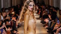 Kolekce 0, kterou uvedla v rámci Mercedes-Benz Prague Fashion Week návrhářka... | na serveru Lidovky.cz | aktuální zprávy
