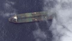 Satelitní snímek íránského ropného tankeru Adrian Dorya-1 (díve Grace 1) u...
