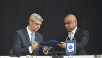 Slavnostní ceremoniál u příležitosti změny majitele ostravské huti se konal 17.... | na serveru Lidovky.cz | aktuální zprávy