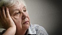 Seniorům nedělá problémy jen zdraví, ale i jejich léky. Seniorům nedělá problémy jen zdraví, ale i jejich léky.