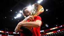 Nejužitečnější hráč mistrovství světa Ricky Rubio se raduje s trofejí pro... | na serveru Lidovky.cz | aktuální zprávy
