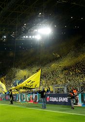 VIDEO: Fanoušci BVB opět dokázali, že jsou jedineční. Jejich choreo posouvá fandění o level výše Fanoušci Borussie Dortmund předvedli nádherné choreo před duelem s Barcelonou v... | na serveru Lidovky.cz | aktuální zprávy