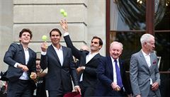 Rafael Nadal, Roger Federer a Dominic Thiem házejí míky fanoukm.
